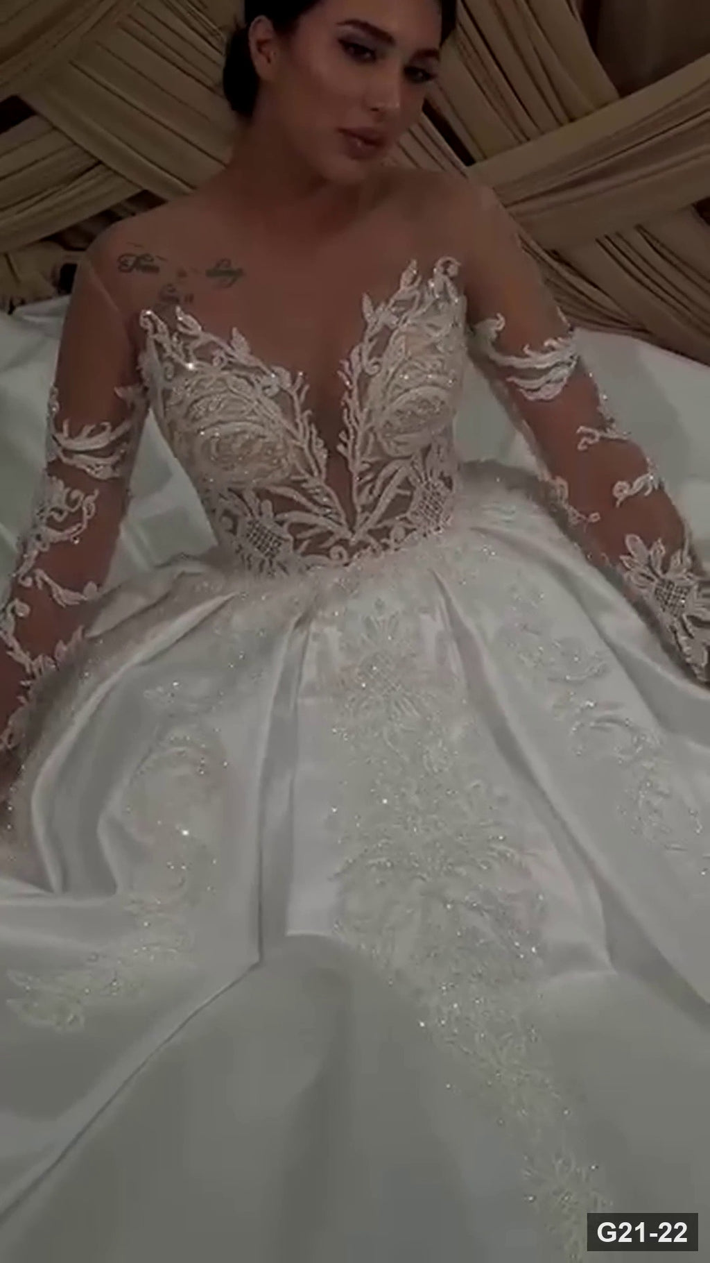 G21-022 Ivory Ball Gown Wedding Dress Main Clean Frame