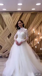 G21-025 Ivory Ball Gown Wedding Dress Main Clean Frame