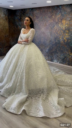 G21-027 Ivory Ball Gown Wedding Dress Main Clean Frame
