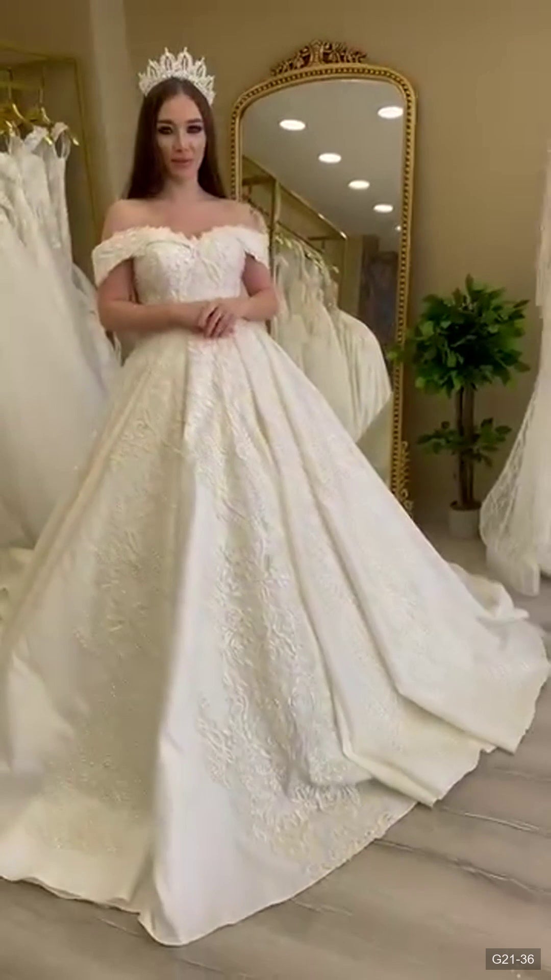 G21-036 Ivory Ball Gown Wedding Dress Main Clean Frame