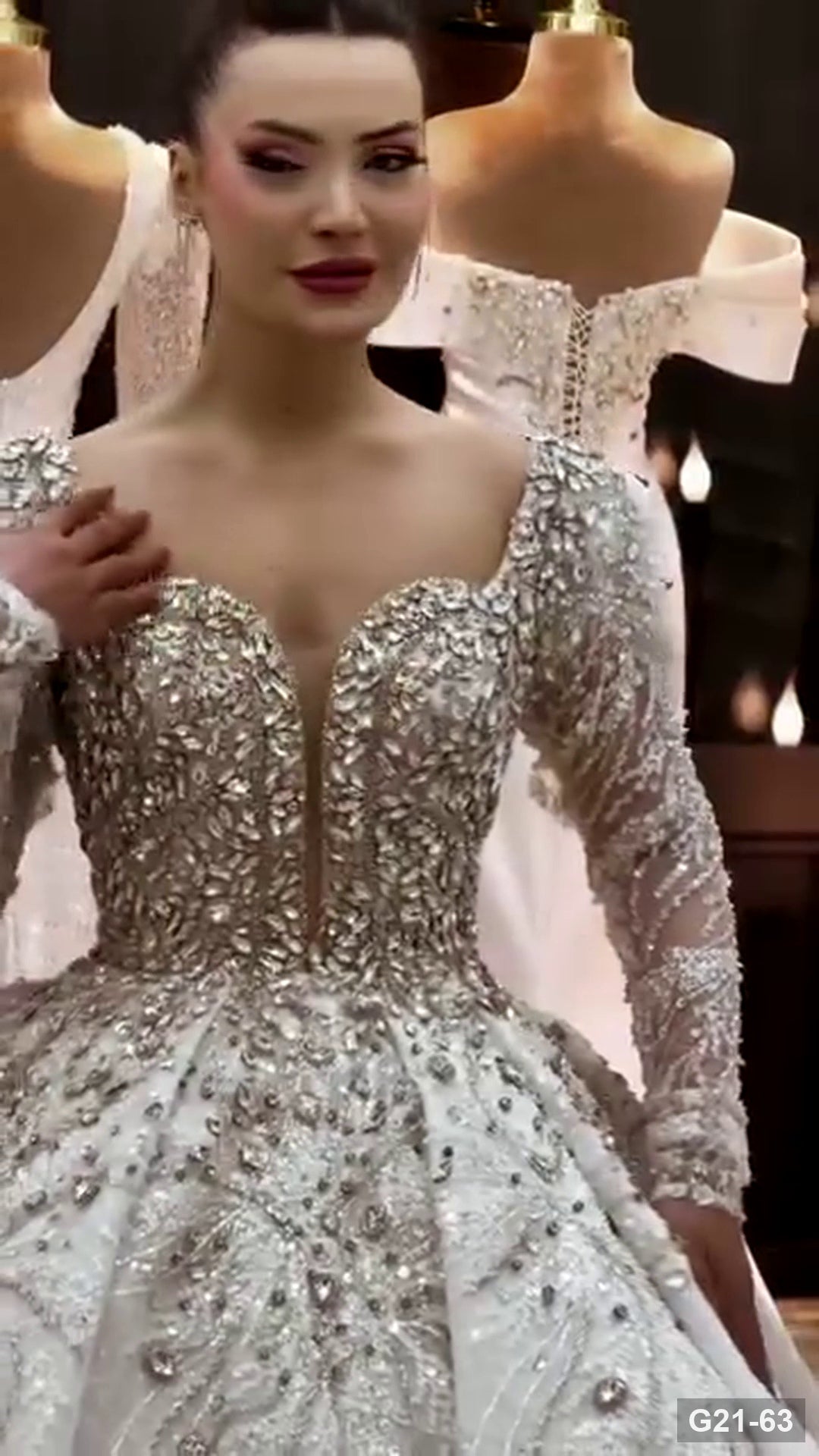 G21-063 Ivory Ball Gown Wedding Dress Main Clean Frame