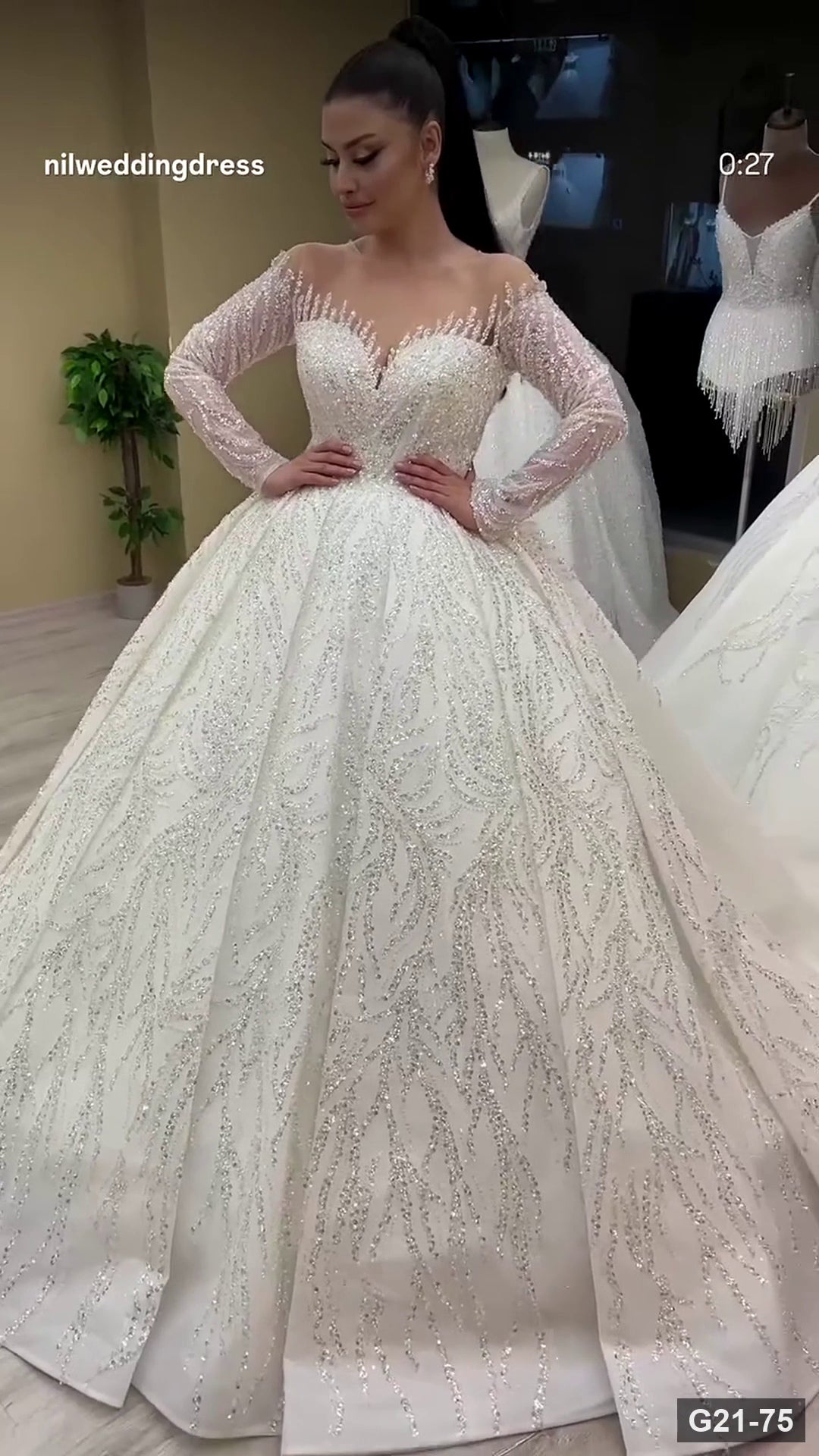 G21-075 Ivory Ball Gown Wedding Dress Main Clean Frame
