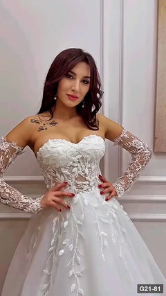G21-081 Ivory Ball Gown Wedding Dress Main Clean Frame