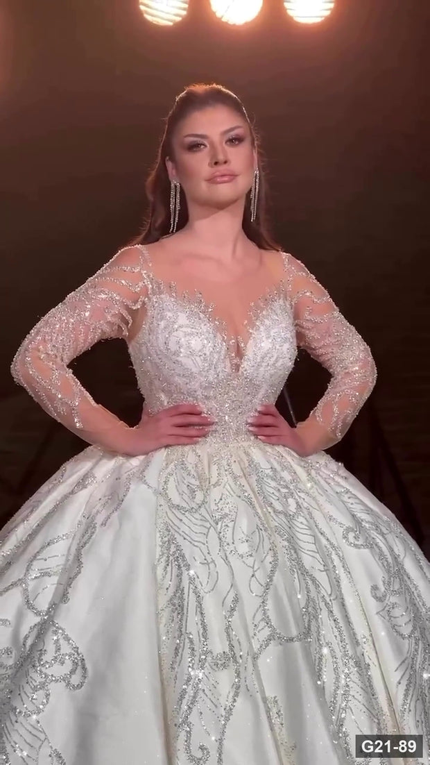 G21-089 Ivory Ball Gown Wedding Dress Main Clean Frame