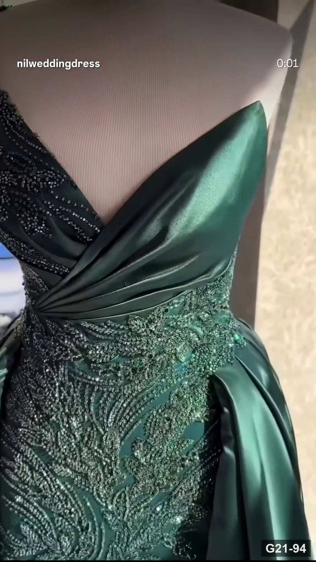 G21-094 Emerald Green Sheath Engagement Dress Main Clean Frame