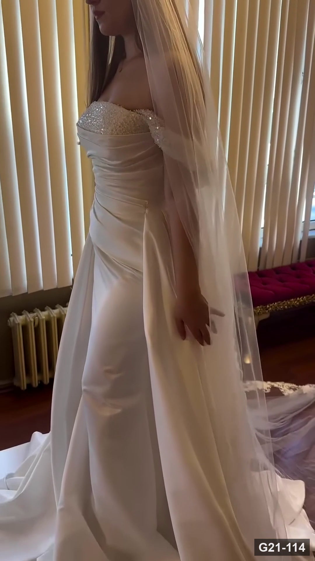 G21-114 Ivory Mermaid Wedding Dress Main Clean Frame