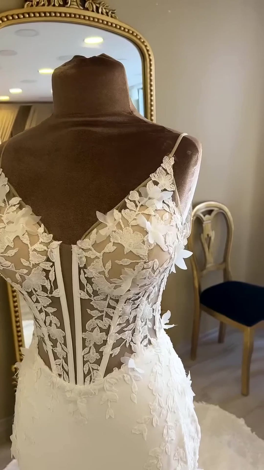 G21-317 Wedding Dress Mermaid Ivory Lace Tulle V-Neck Sleeveless Lace Bodice Floral Lace Applique Chapel Bridal Gown