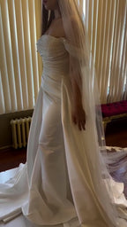 NIL 332 Ivory Sheath Draped Satin Wedding Dress - Image 4