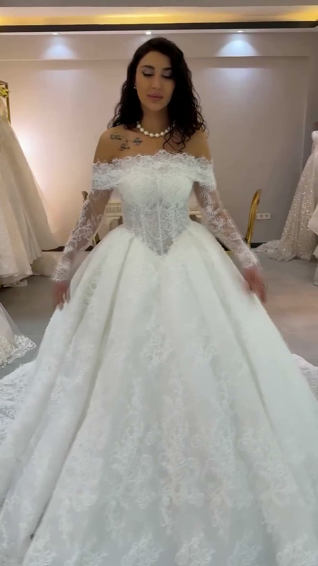 NIL 335 Ivory Ball Gown Floral Lace Tulle Wedding Dress - Image 3