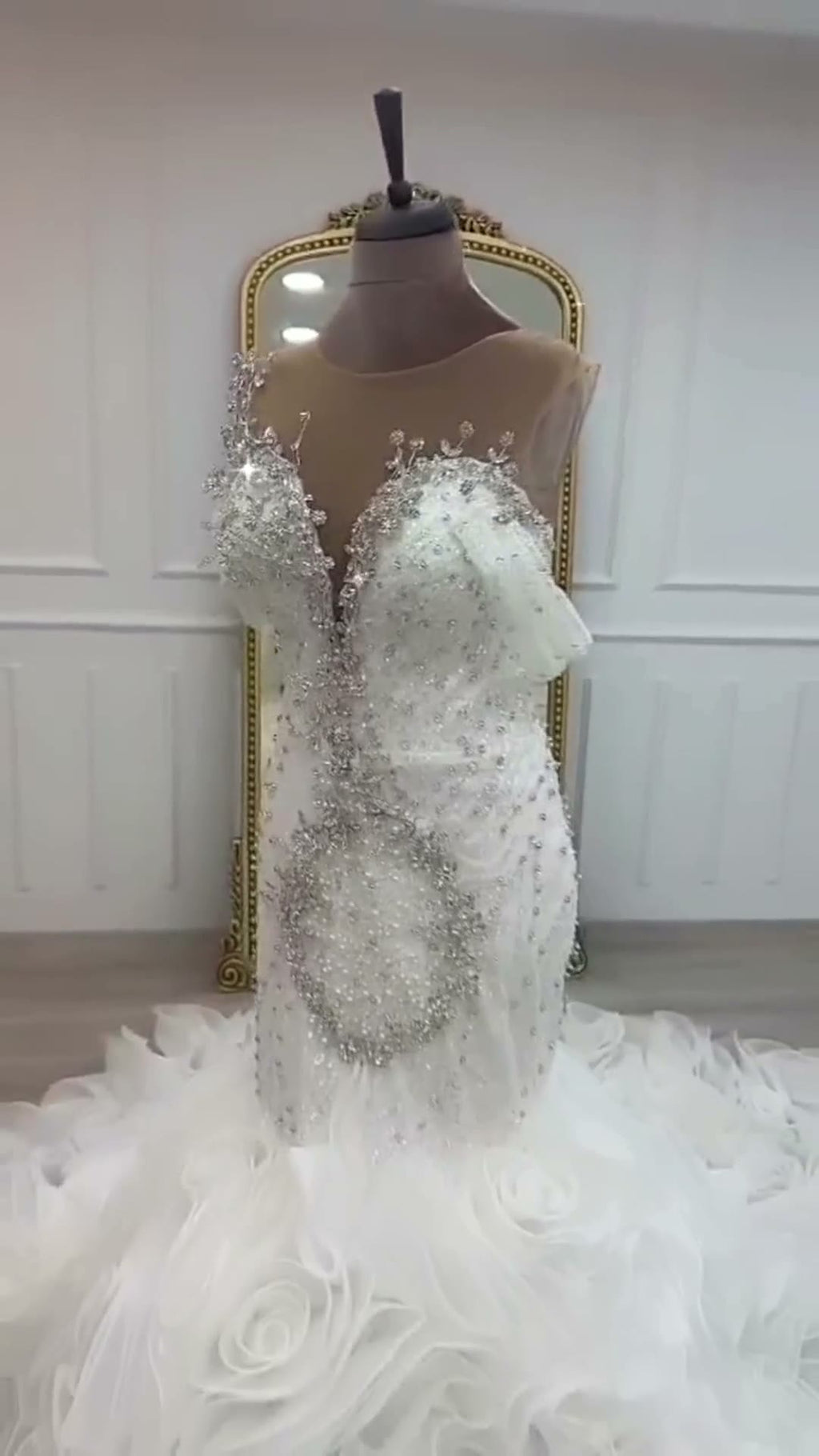 NIL 341 Ivory Ball Gown Feather Beaded Tulle Wedding Dress - Image 3