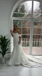 NIL 352 Ivory Mermaid Lace Applique Crepe Wedding Dress - Image 2