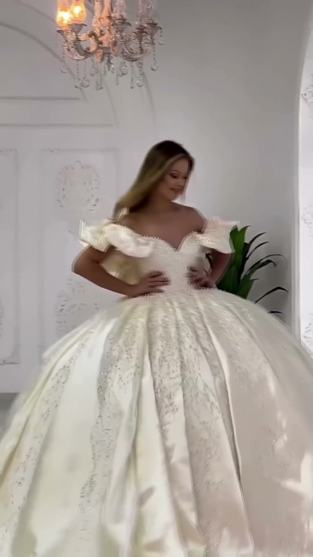 NIL 364 Ivory Ball Gown Bow Satin Satin Wedding Dress - Image 3