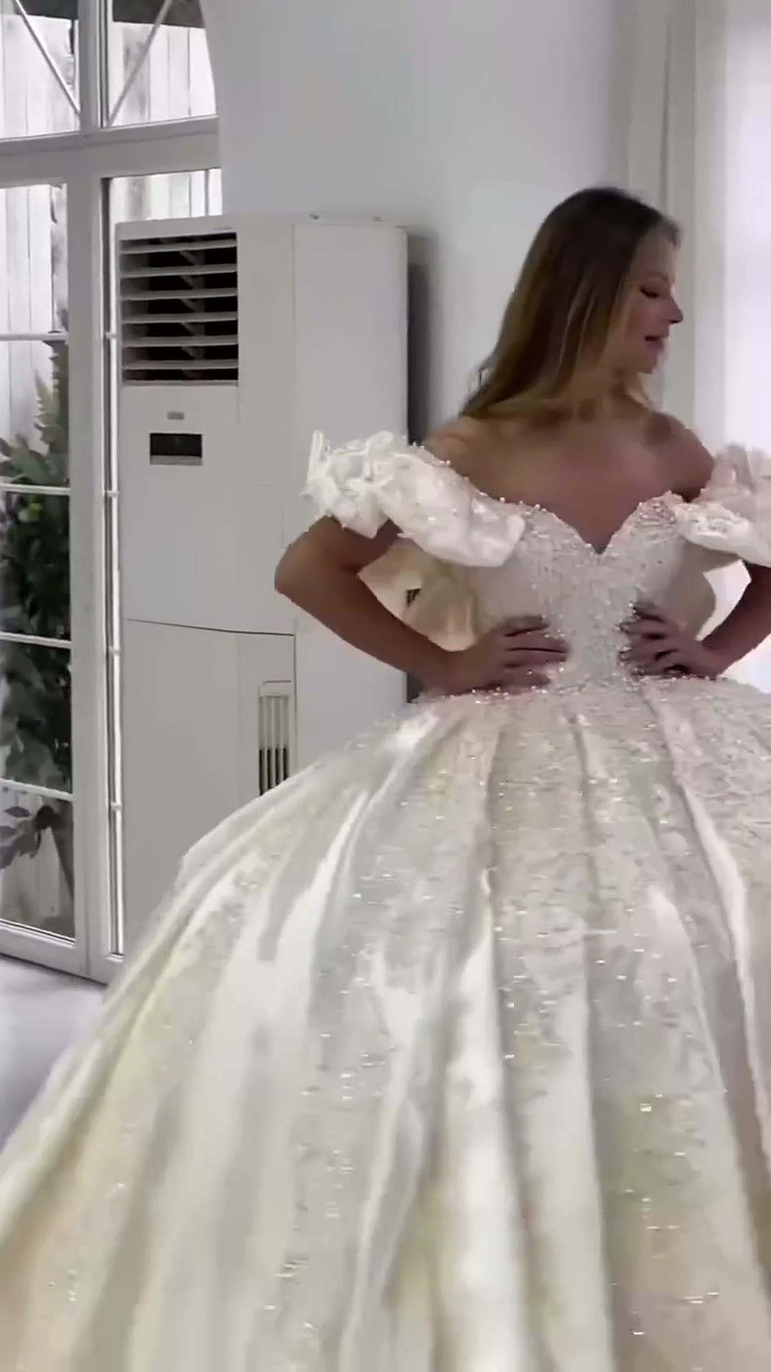 NIL 364 Ivory Ball Gown Bow Satin Satin Wedding Dress - Image 6