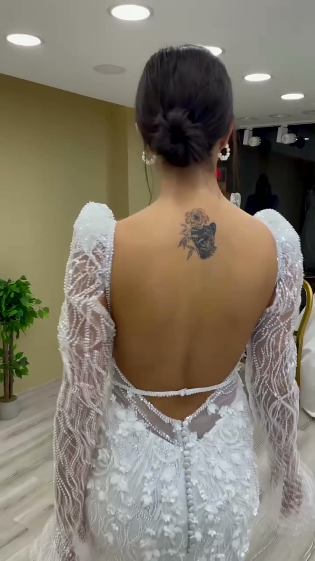 NIL 373 Ivory Mermaid Lace Applique Tulle Wedding Dress - Image 4