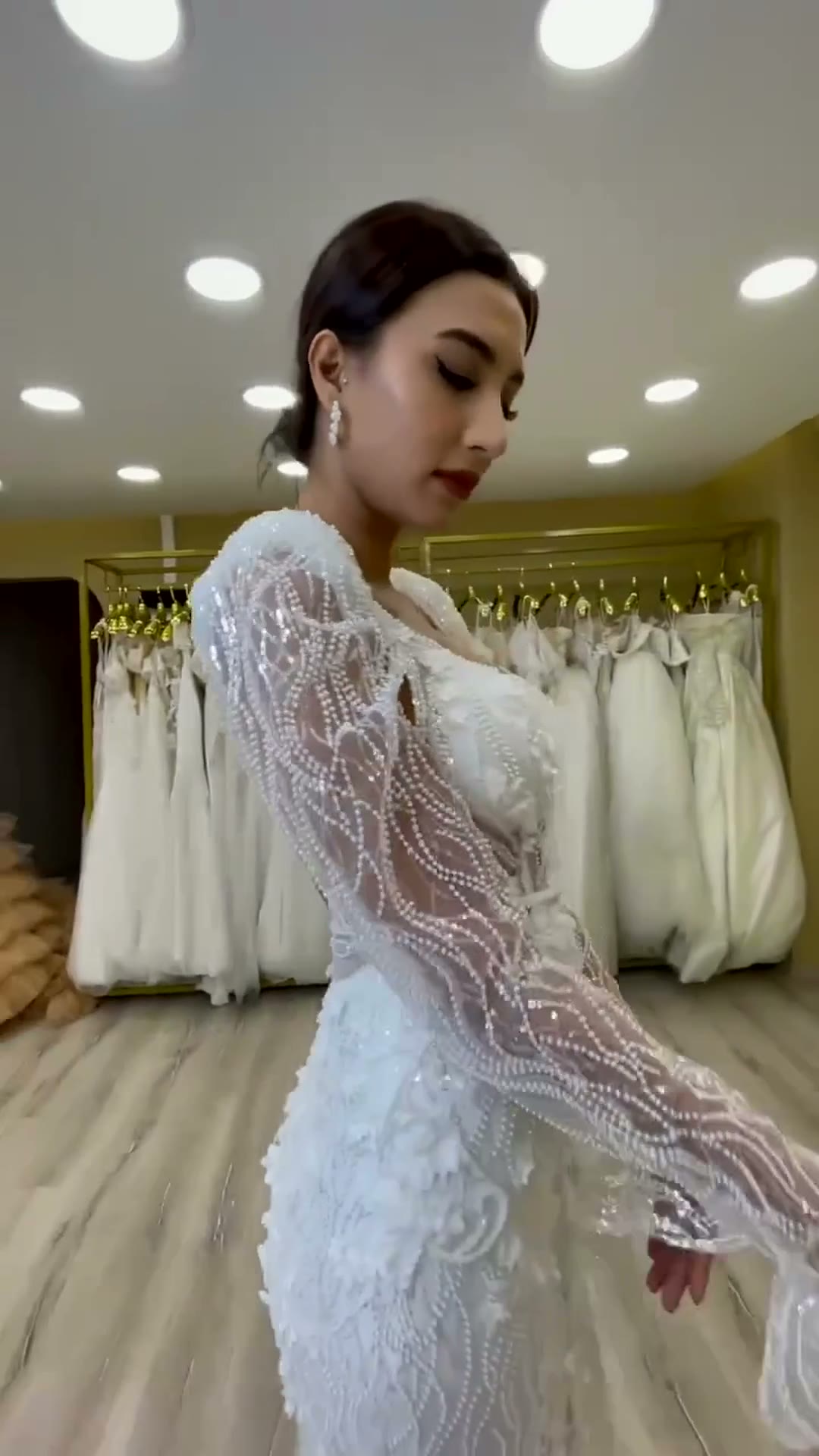 NIL 373 Ivory Mermaid Lace Applique Tulle Wedding Dress - Image 6