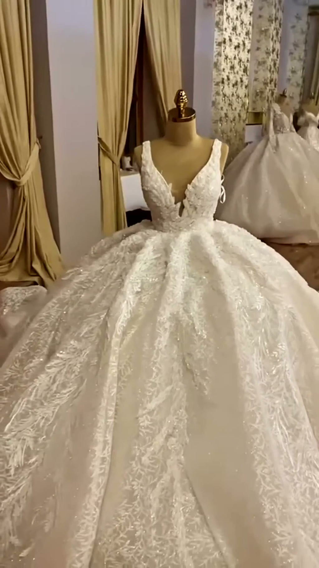NIL 387 Ivory Ball Gown Floral Lace Mikado Wedding Dress - Image 5