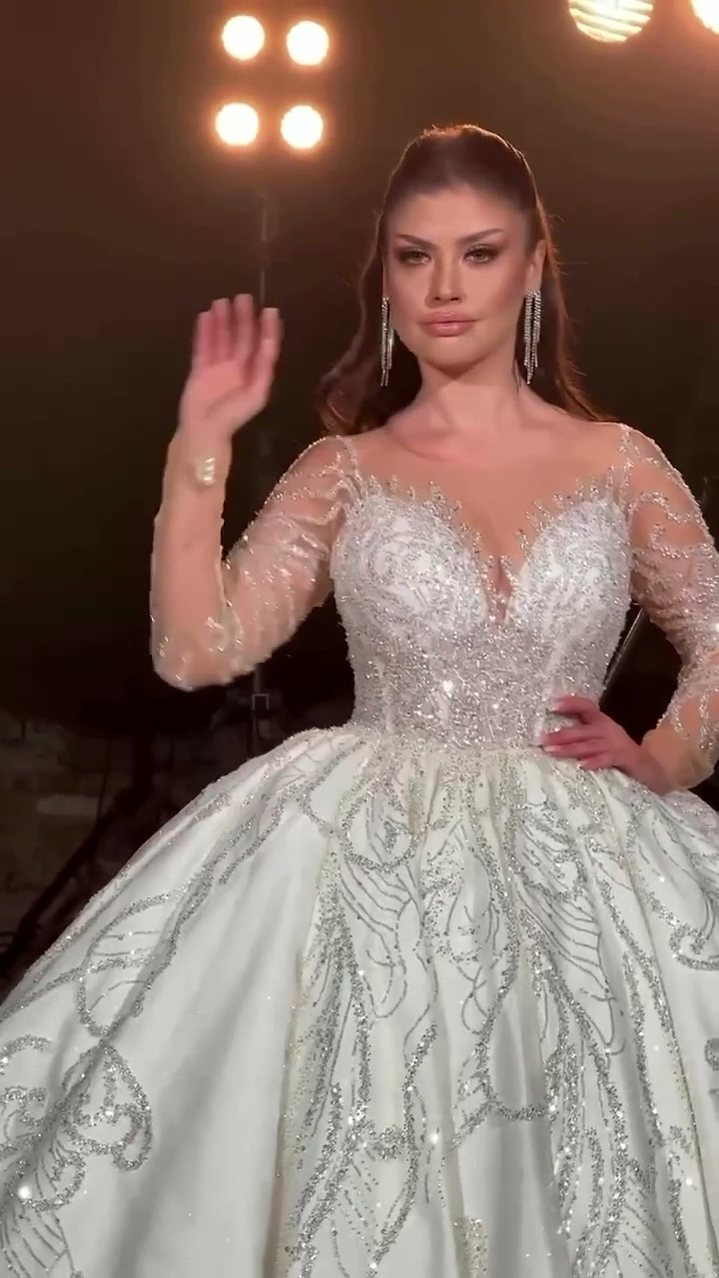 NIL 395 Ivory Ball Gown Lace Applique Tulle Wedding Dress - Image 3