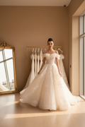 NIL-060 Off-Shoulder Ruffle Princezna šaty – Wide Shot
