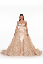 NIL-117 champagne Detachable Overskirt Brudekjole – forfra