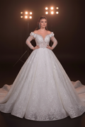 G21-075 Light Cream Princess Lace Bridal Gown with Sweetheart Neckline and Cathedral Train
