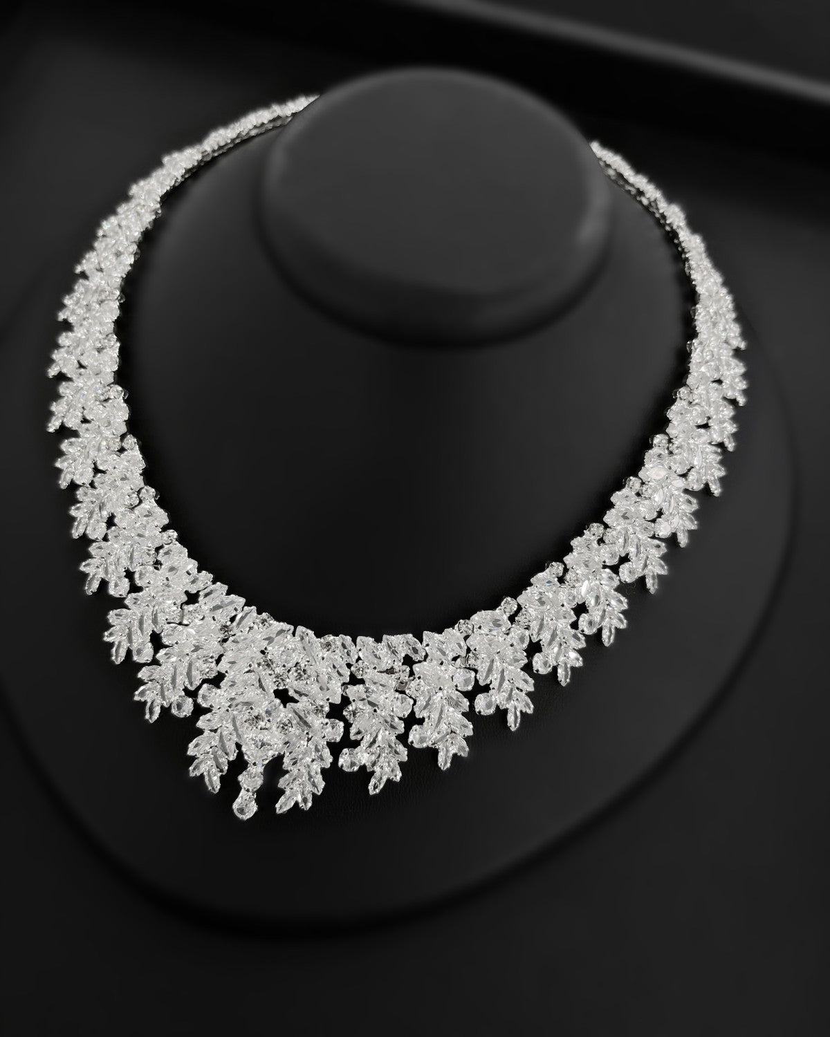 NNC-021 | Hec Zircon Stone Set Necklace