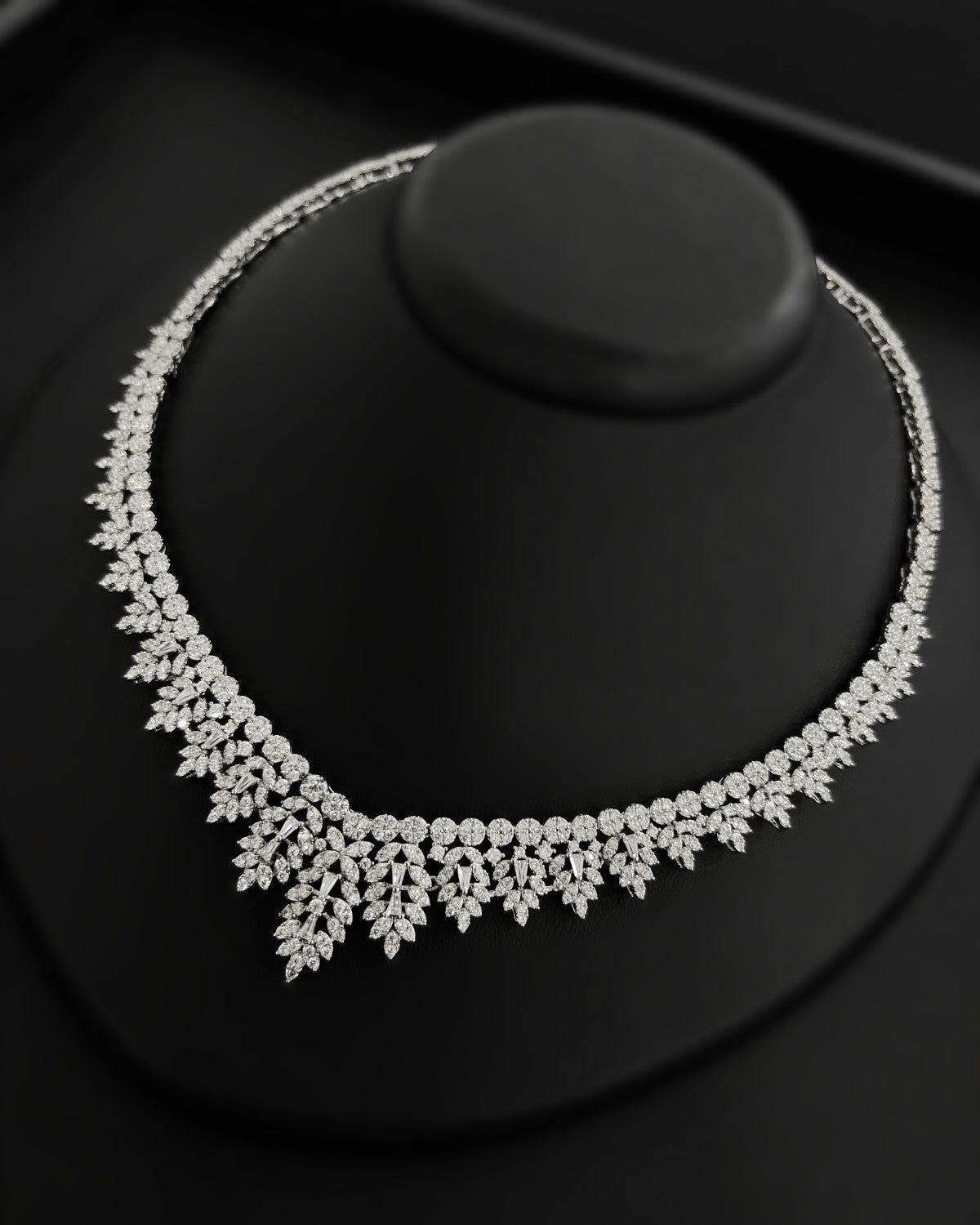 NNC-014 | Special مجموعة Triple Row Marquise Leaf V-Necklace