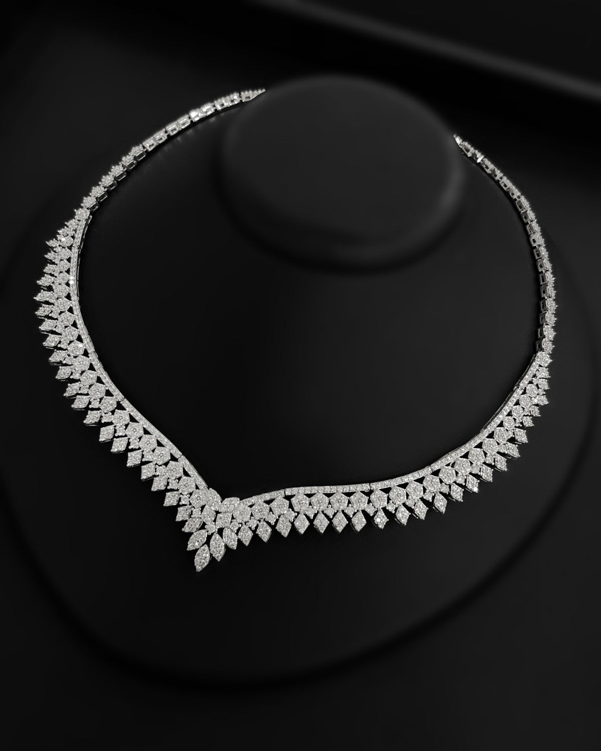 G21-AKS-005 Spike Snowflake Mixed Zircon V-Necklace