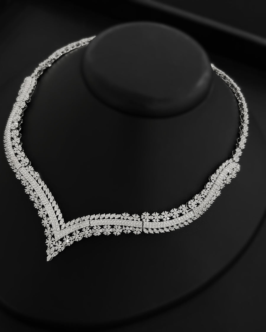 G21-AKS-010 Floral Snowflake Zircon Necklace