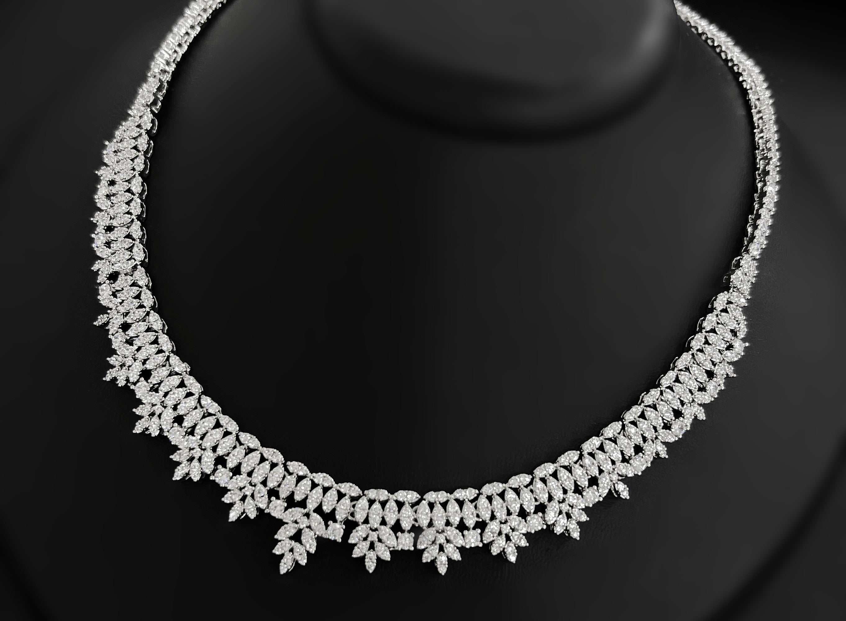 G21-AKS-011 Baguette Round Zircon V-Necklace