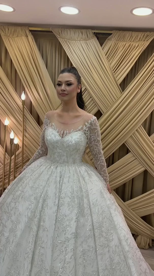 G21-328 Ivory Ball Gown Lace Applique Tulle Wedding Dress