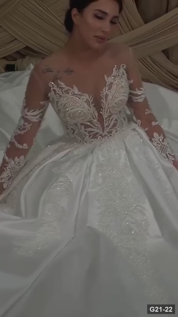 G21-022 Ivory Ball Gown Lace Wedding Dress and Chapel Train