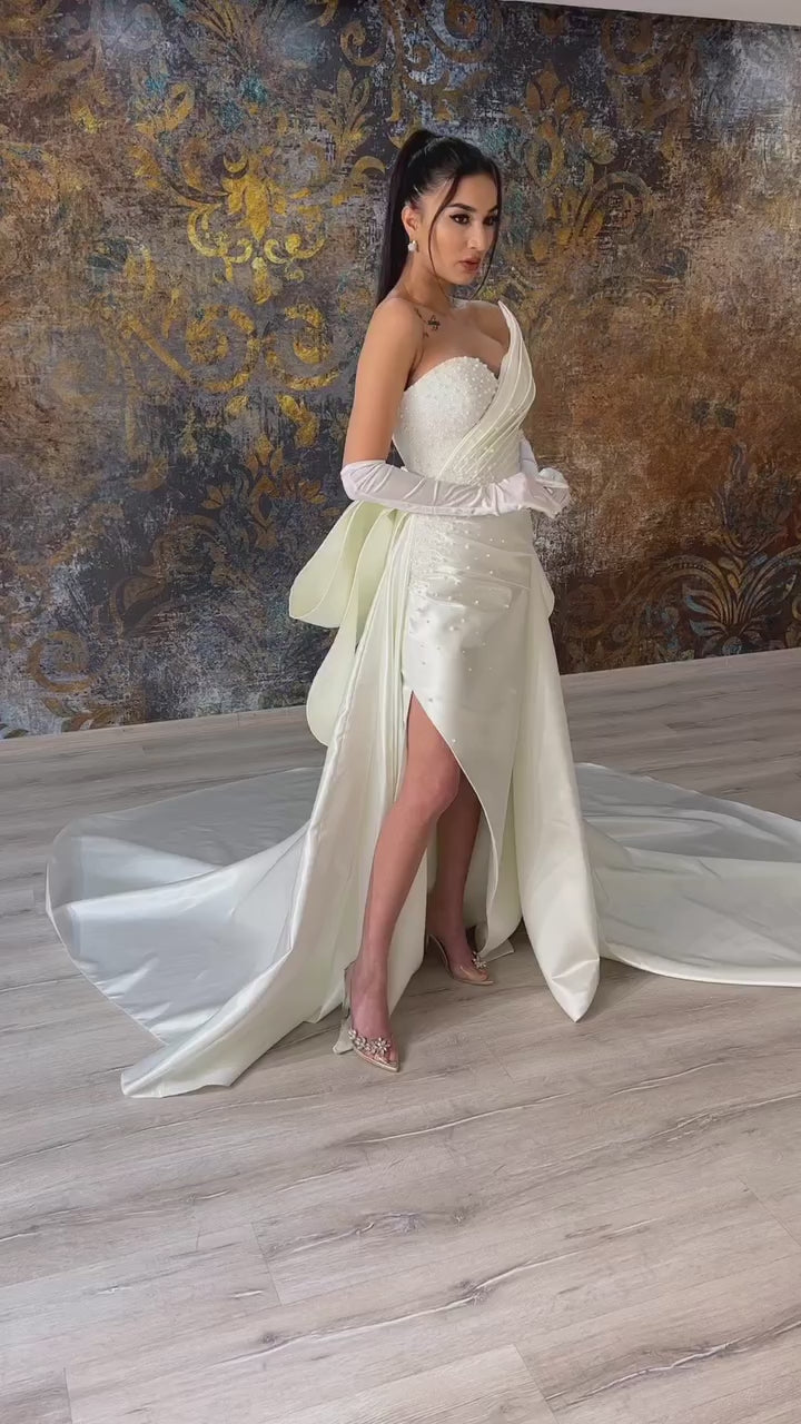 G21-123A - Ivory Beaded Lace Ball Gown Wedding Dress - closer look