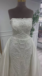 G21-050A - Ivory Lace Ball Gown Wedding Dress