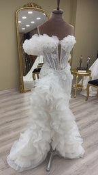 G21-060A - Ivory Lace Ball Gown Wedding Dress