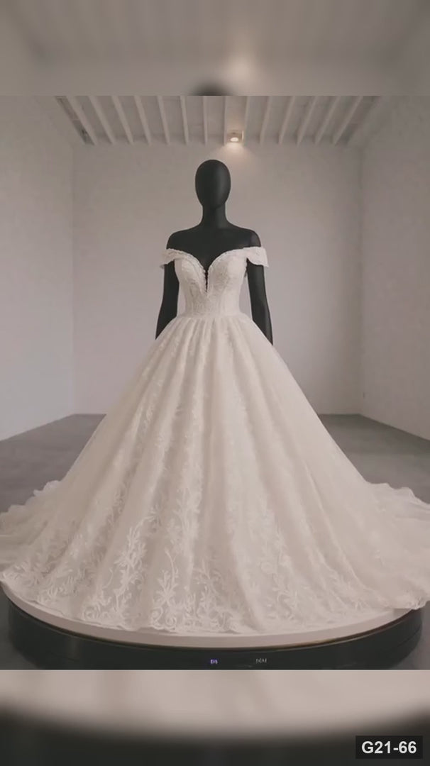G21-066 Ivory Ball Gown Lace Wedding Dress and Chapel Train