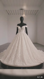 G21-066 Ivory Ball Gown Lace Wedding Dress and Chapel Train