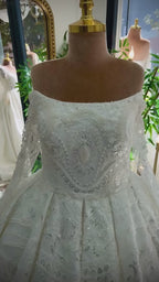 G21-043A - Ivory Lace Ball Gown Wedding Dress