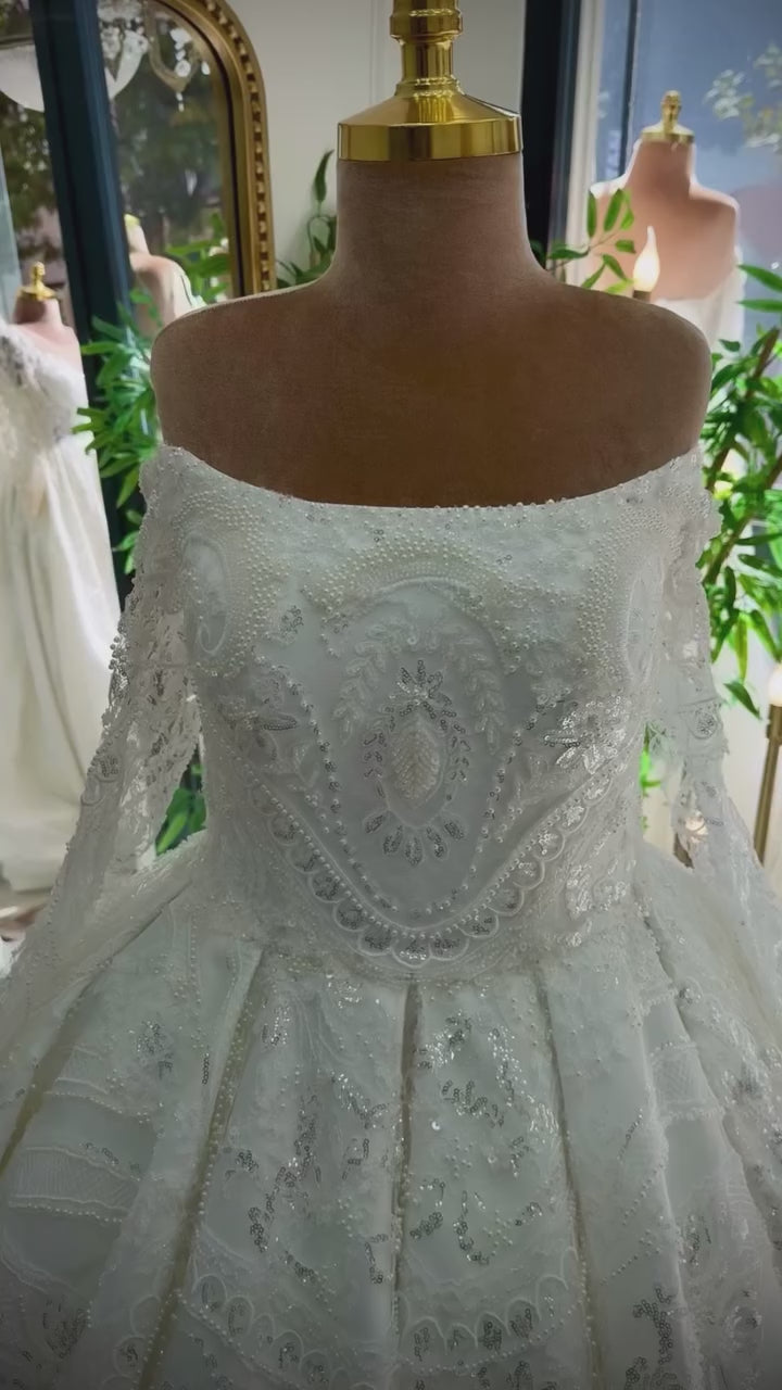 G21-043A - Ivory Lace Ball Gown Wedding Dress - closer look