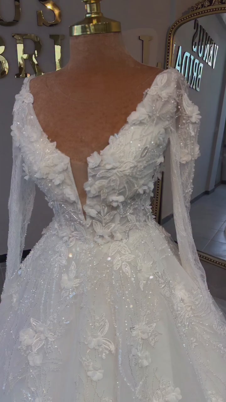 G21-032A - Ivory Lace Ball Gown Wedding Dress - closer look
