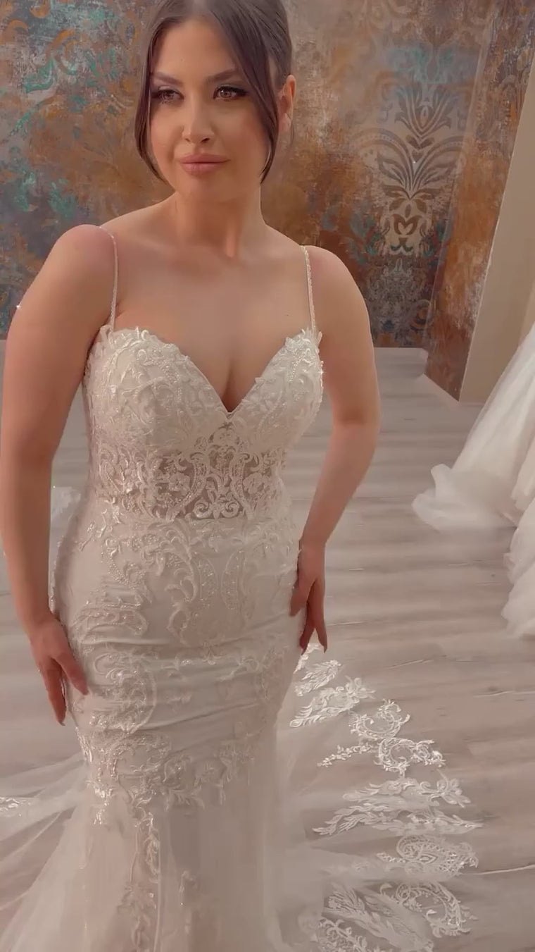 G21-119 Fildişi Balık Kesim Dantel gelinlik ile V-Neck ve Şapel Kuyruk - closer look