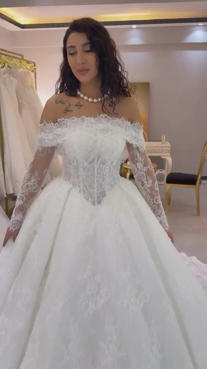 G21-020B - Ivory Elegant Ball Gown Wedding Dress Video