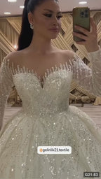 G21-083 Ivory Ball Gown Lace Wedding Dress and Chapel Train
