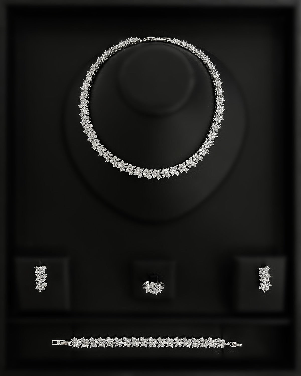 NNC-017 | Vue Zircon Stone & perla Detail Set Necklace